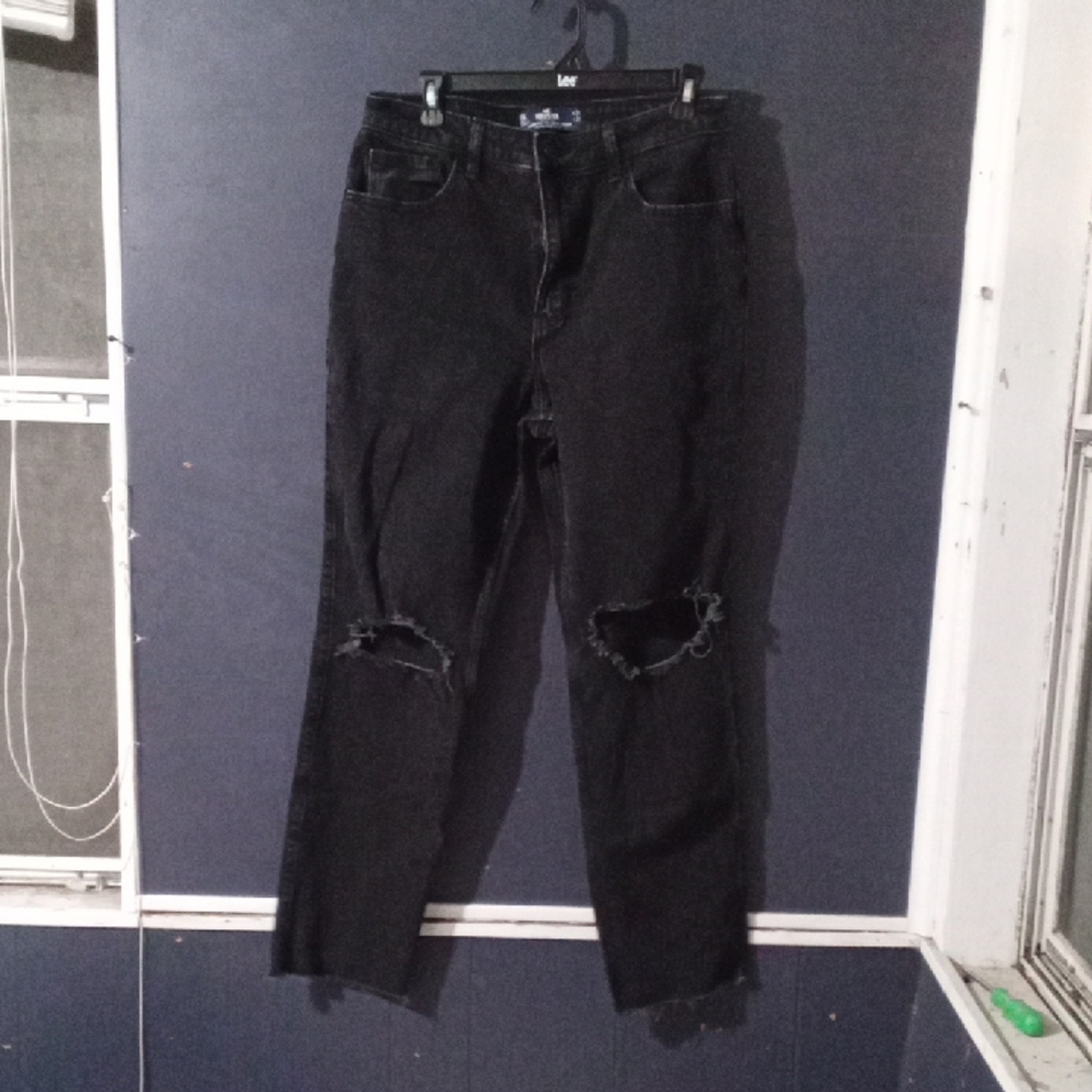 Black Distressed Jeans